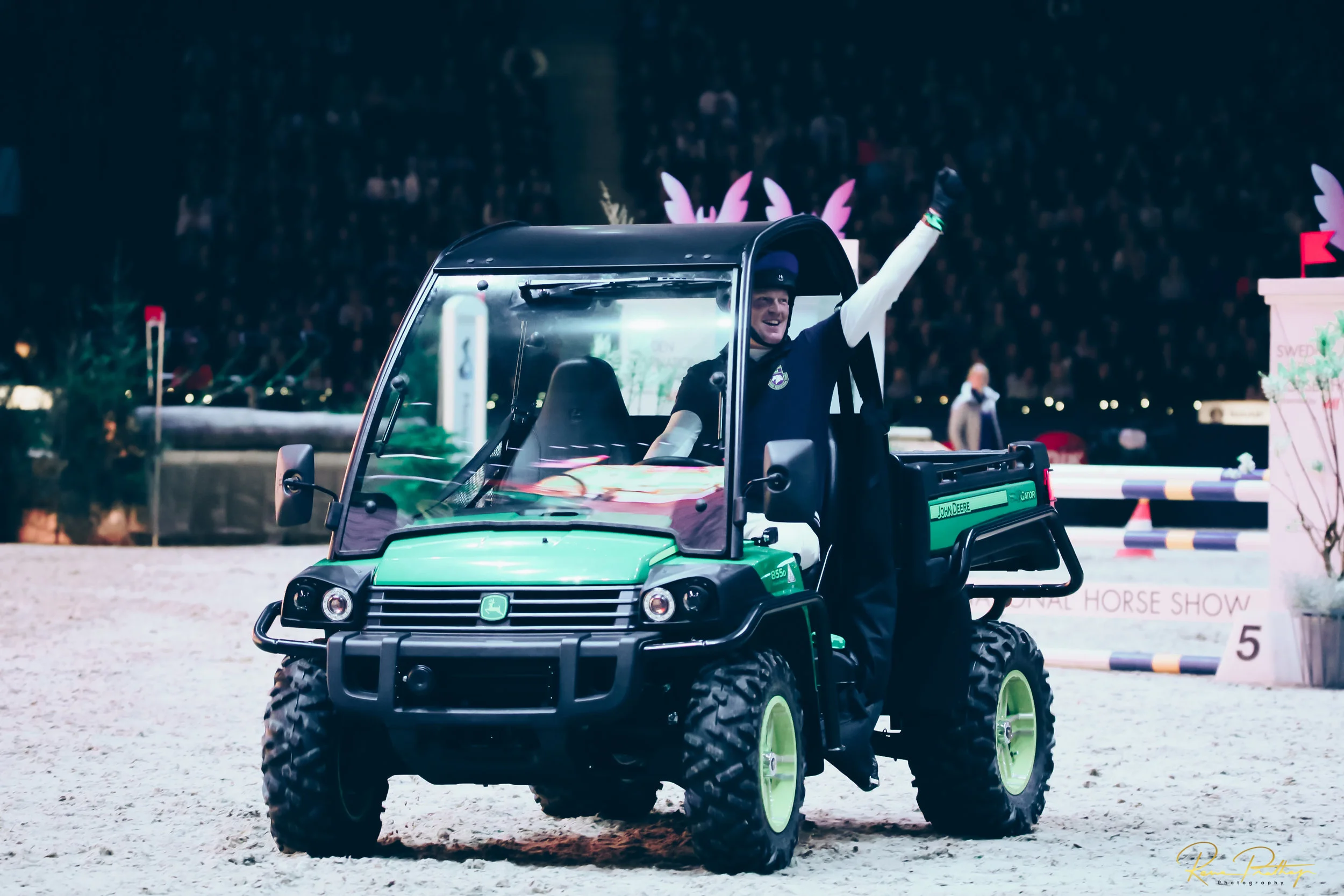 5.SWEDEN HORSE SHOW 30 NOV.jpg