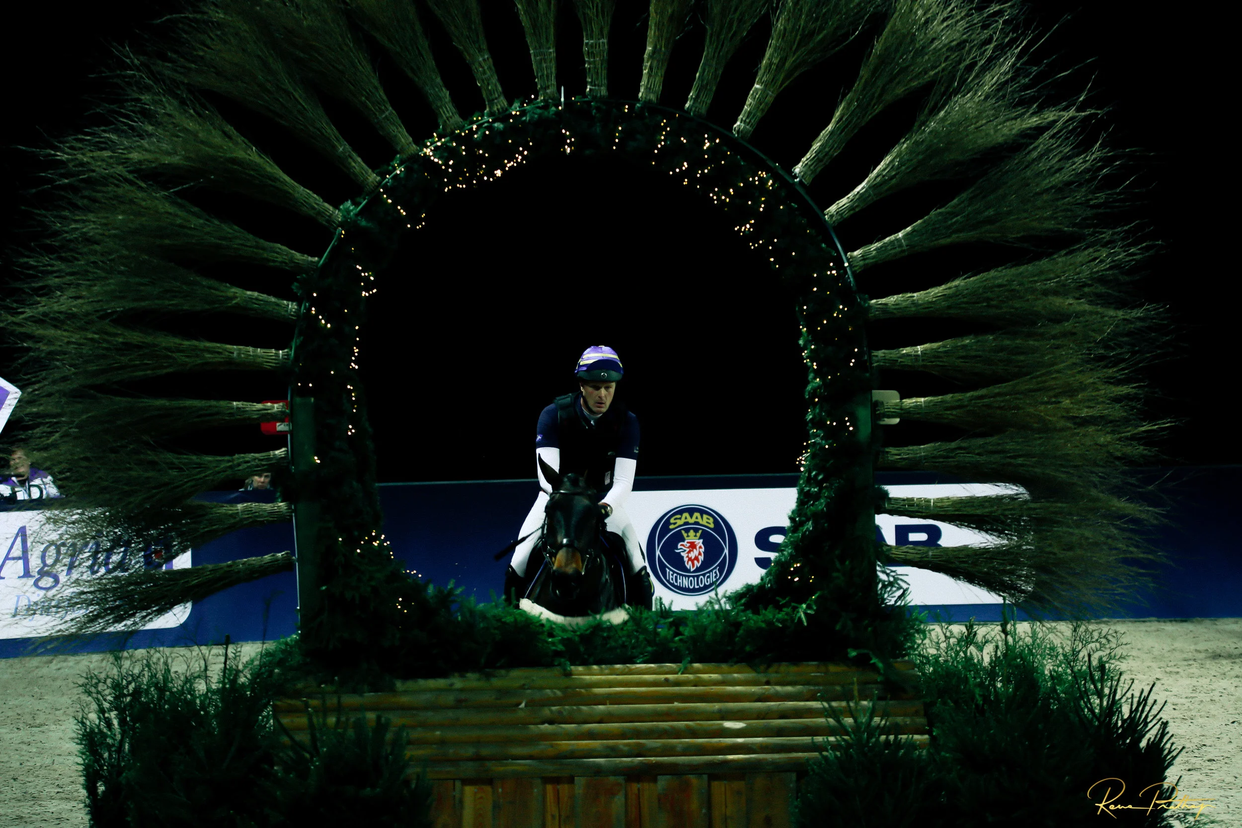 28.SWEDEN HORSE SHOW 30 NOV.jpg