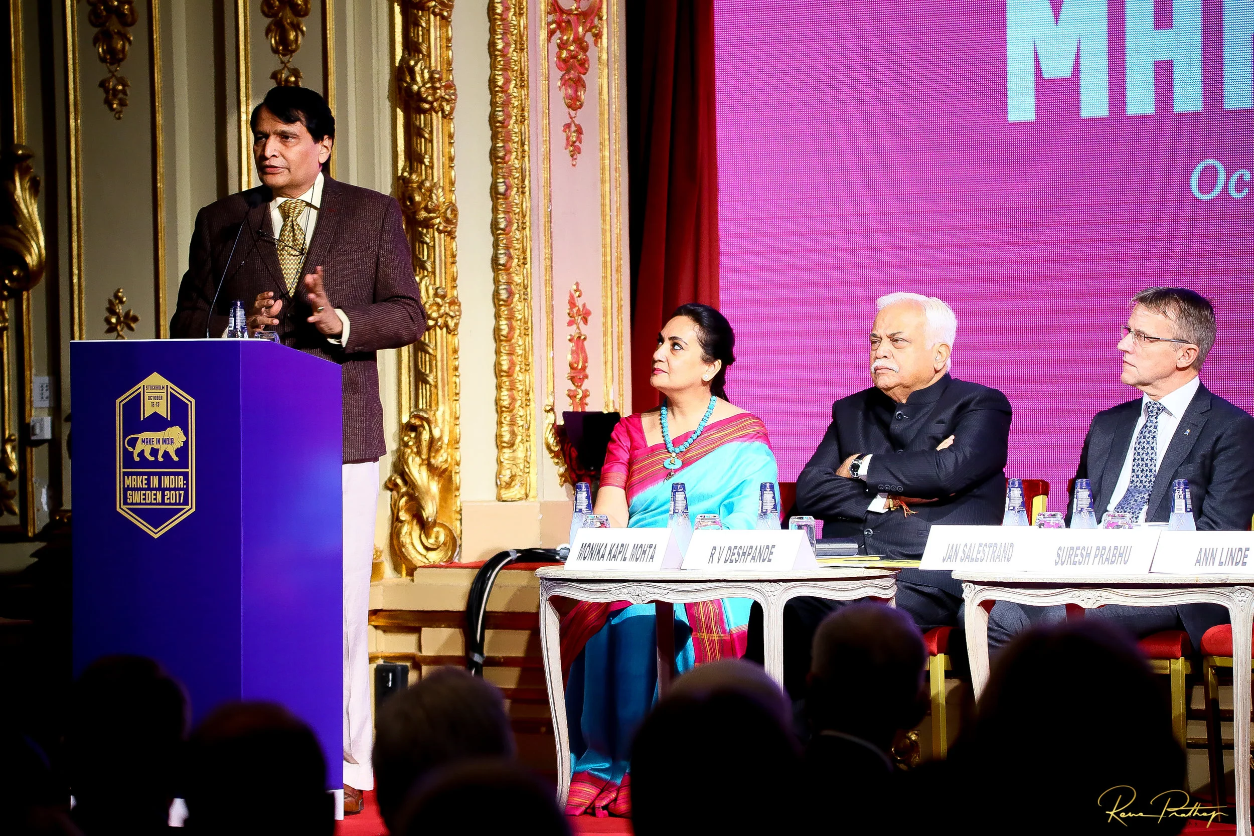 2.Suresh Prabhu.jpg