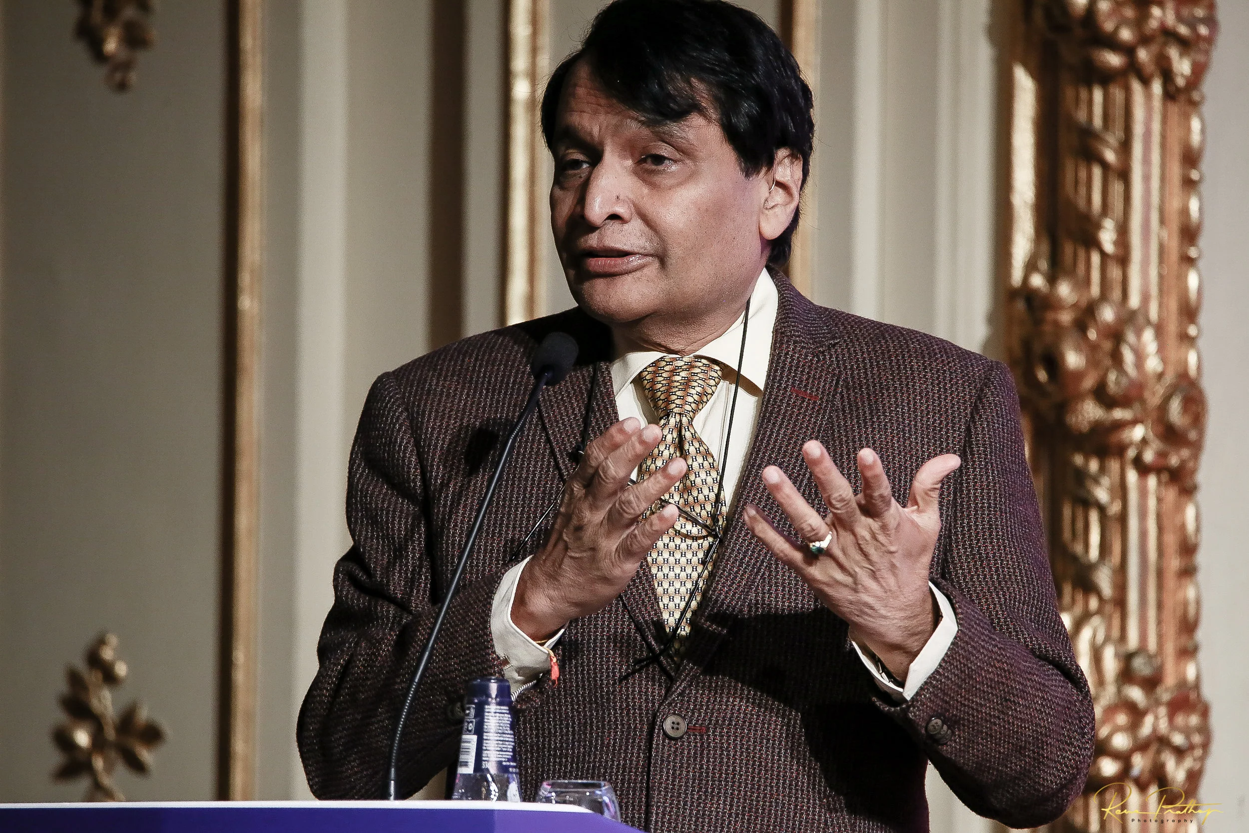 3.Suresh Prabhu.jpg