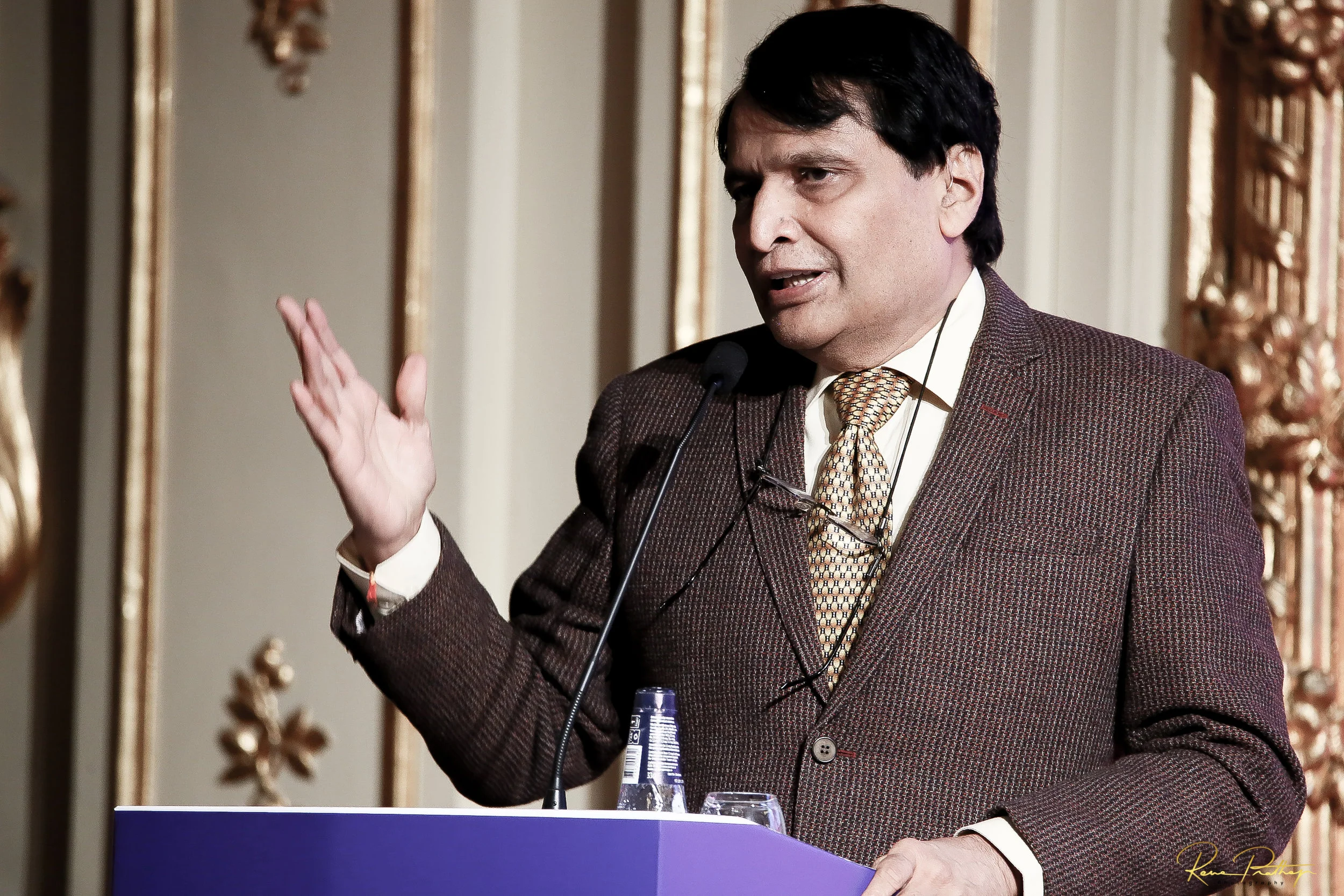 5.Suresh Prabhu.jpg