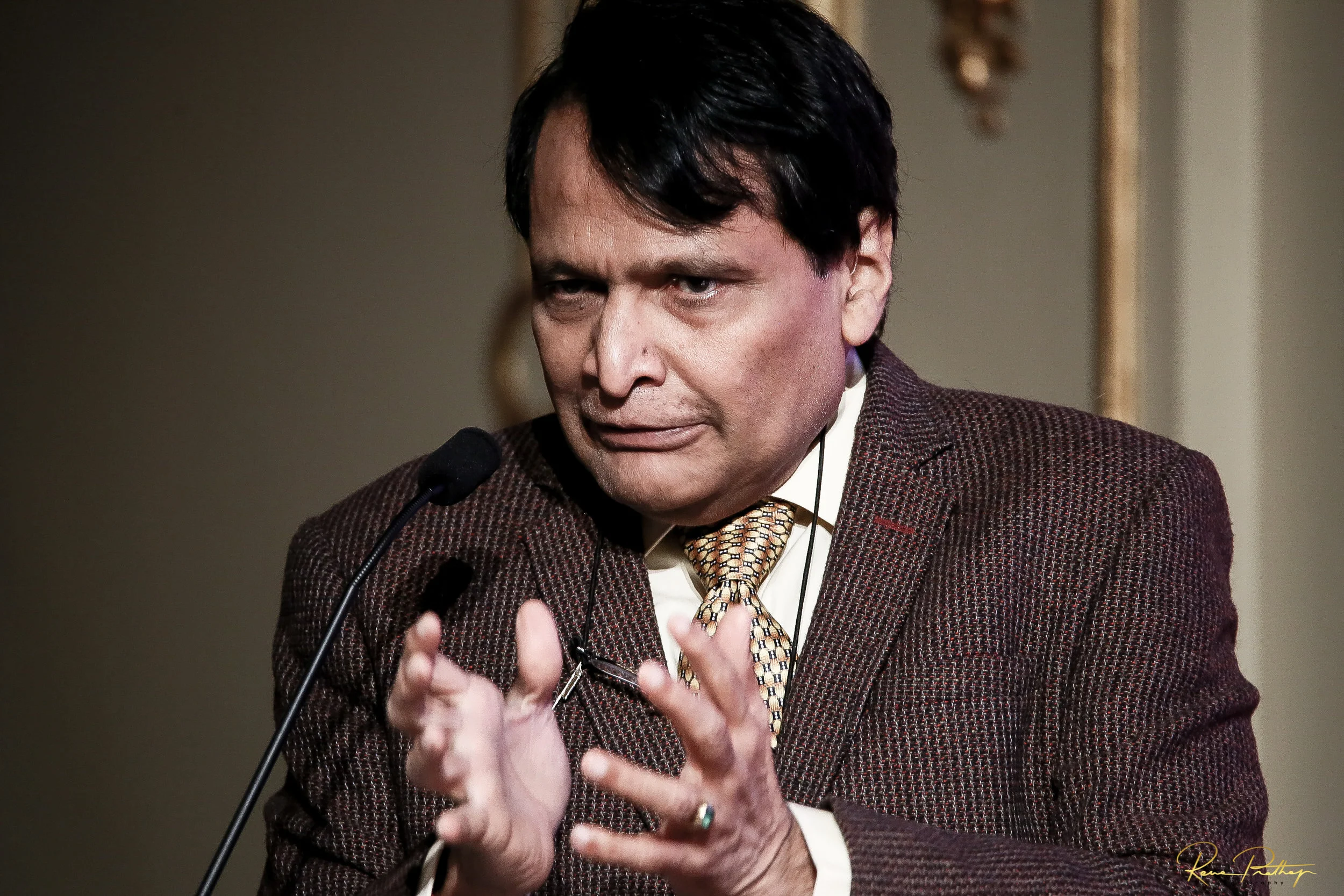 7.Suresh Prabhu.jpg