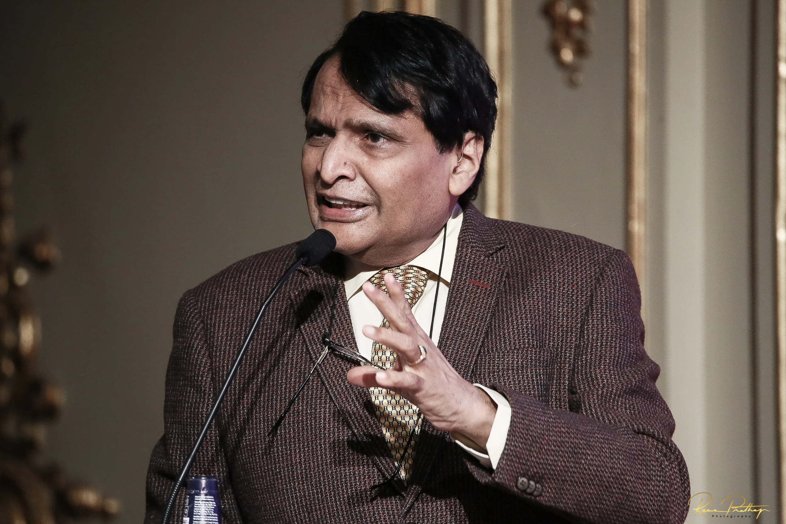 8.Suresh Prabhu.jpg