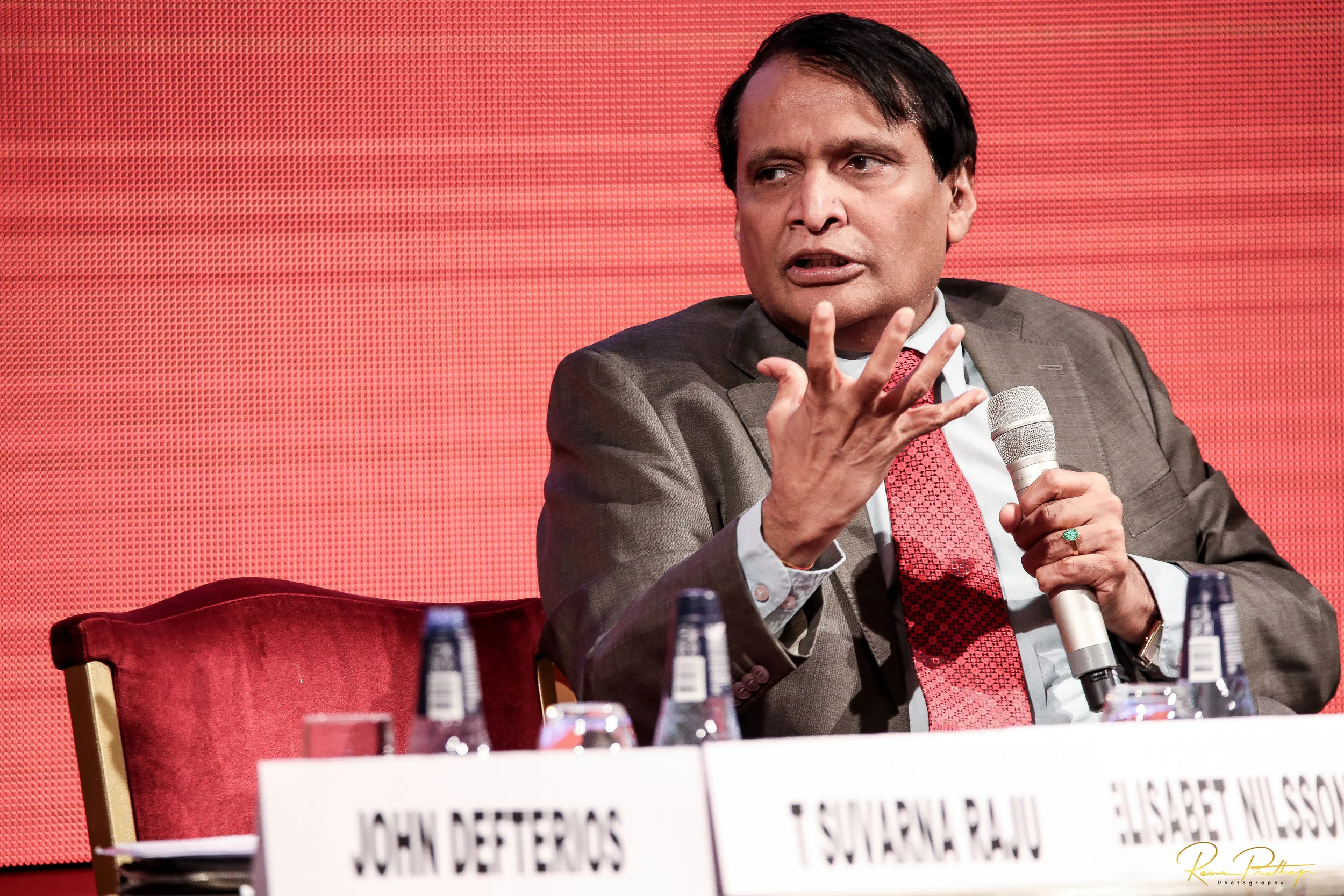 15.Suresh Prabhu.jpg