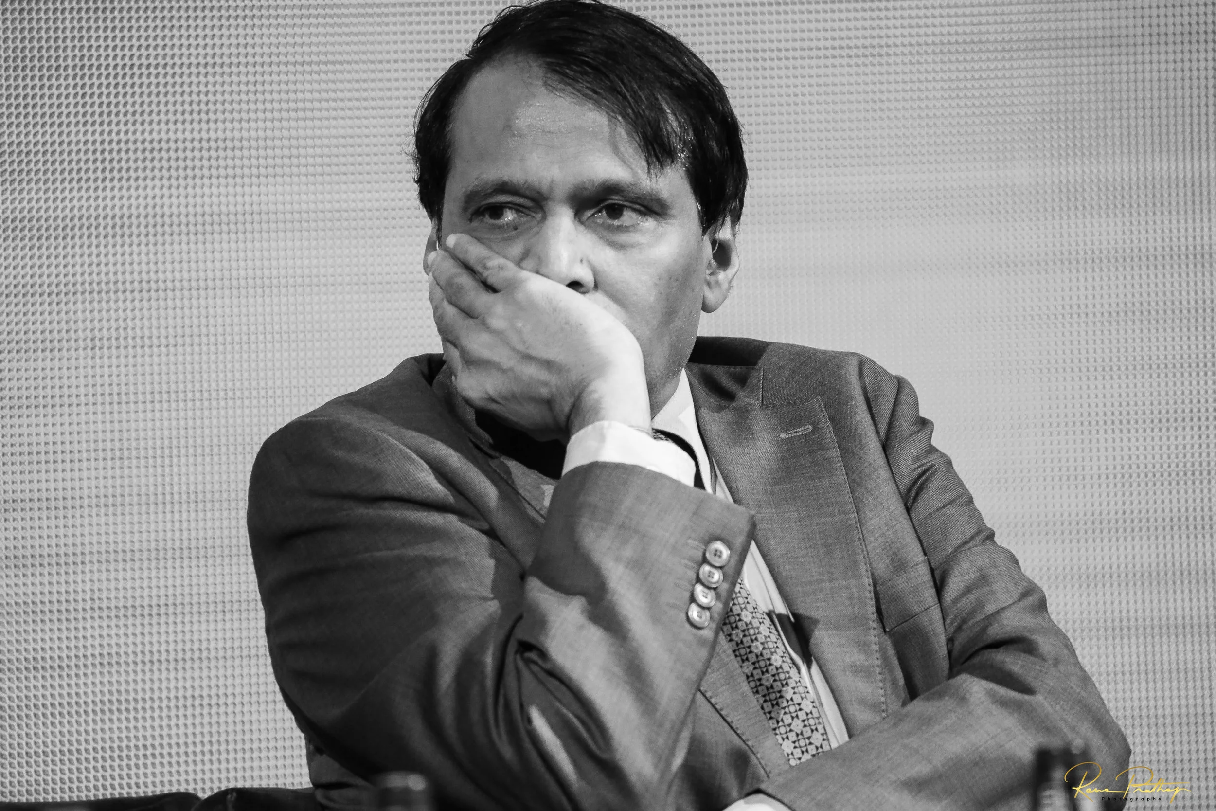 16.Suresh Prabhu.jpg