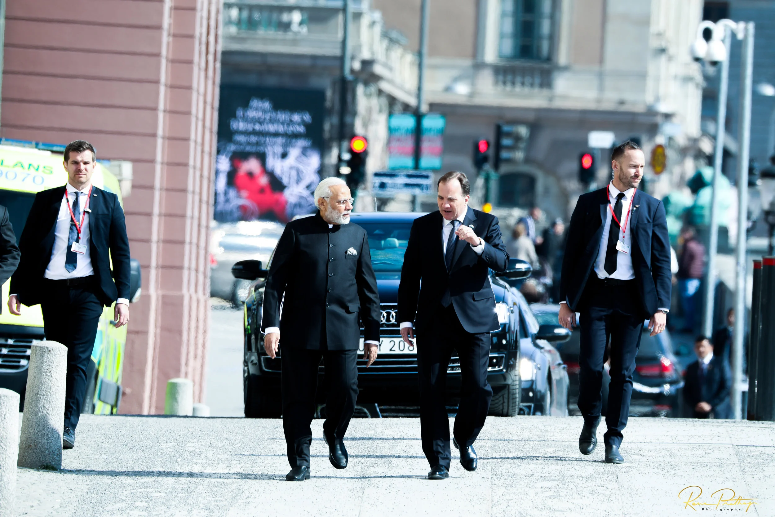 3.Stefan Lövan Narendra Modi Walk.jpg