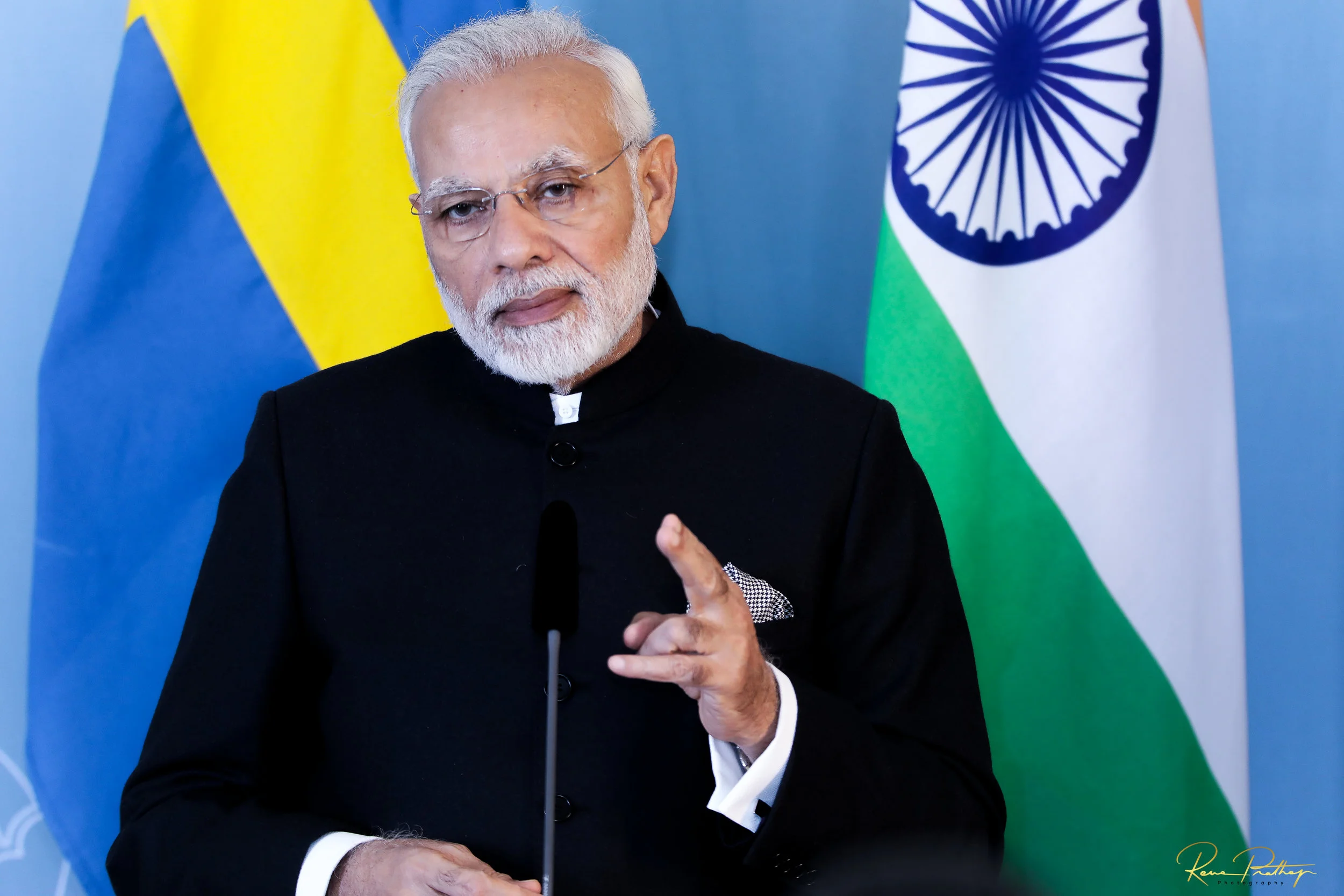 12.NARENDRA MODI STEFAN.jpg