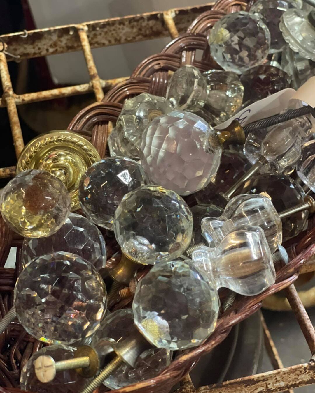 Vintage pulls and glass knobs&hellip;
#historichouston
#salvagewarehouse
#vintage
#pullsandknobs 
#reclaimed 
#