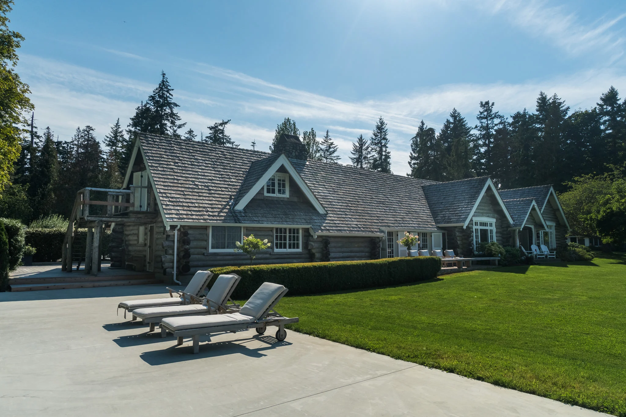 2119-Island-Highway-W_MainHouse&Pool-8.jpg