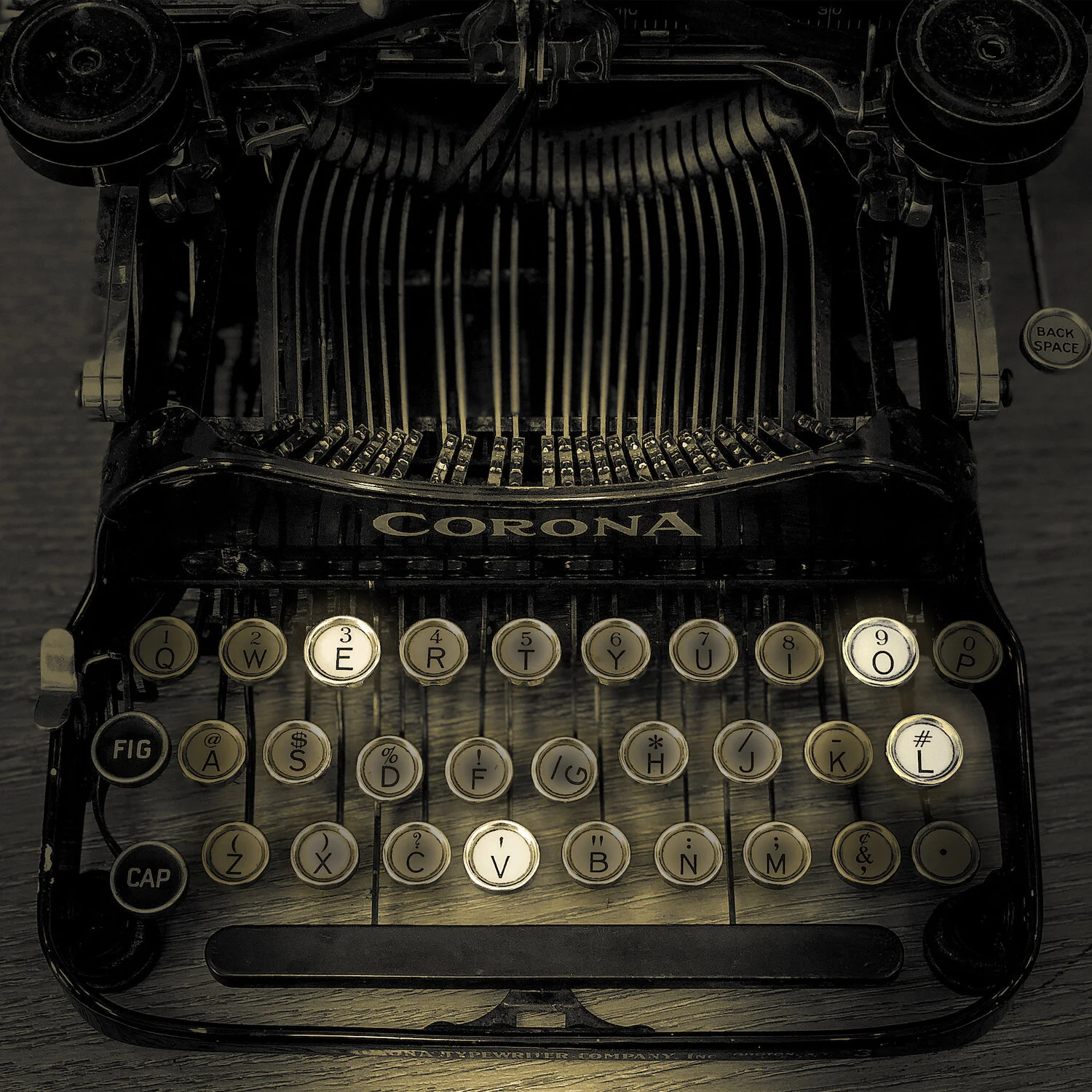 Typewriter-2169 copy.jpg