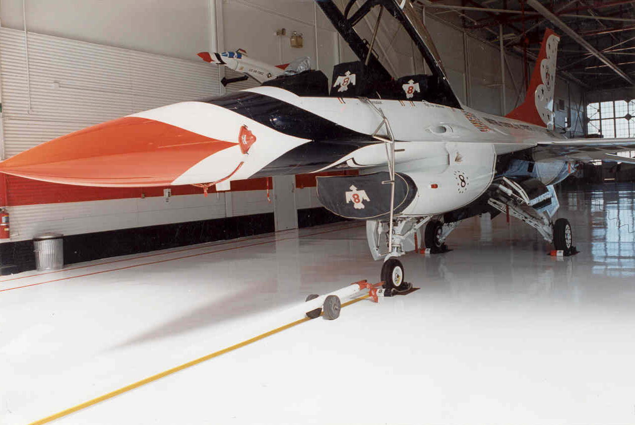 Hangar2.jpg