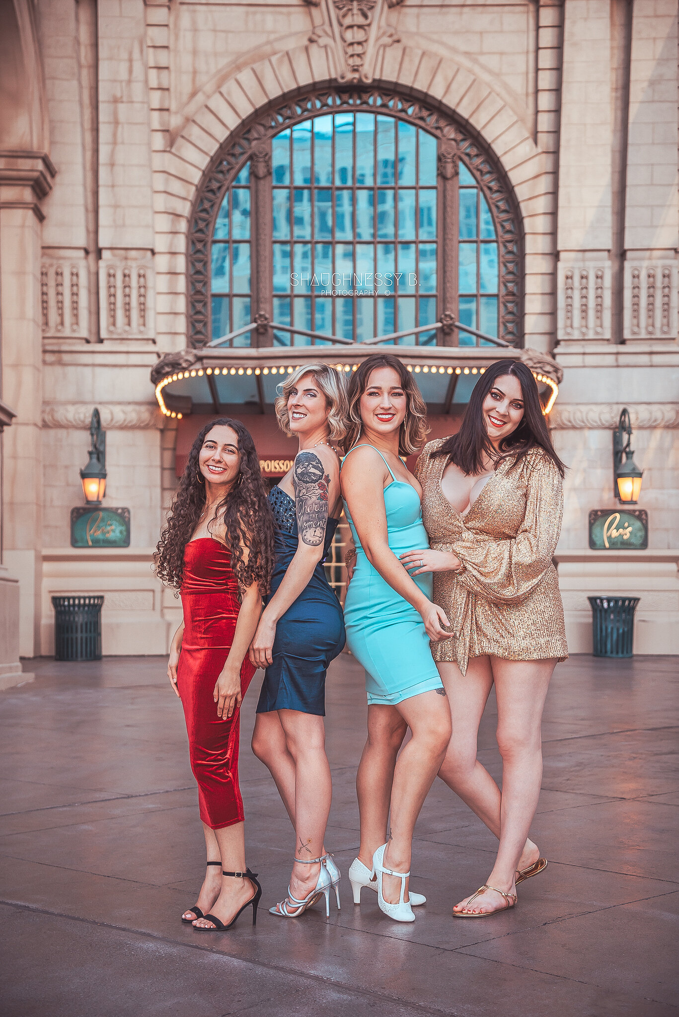 WEB-ww-CherishTravnick_-FriendsInVegas_ShaughnessyBPhotography-06.jpg