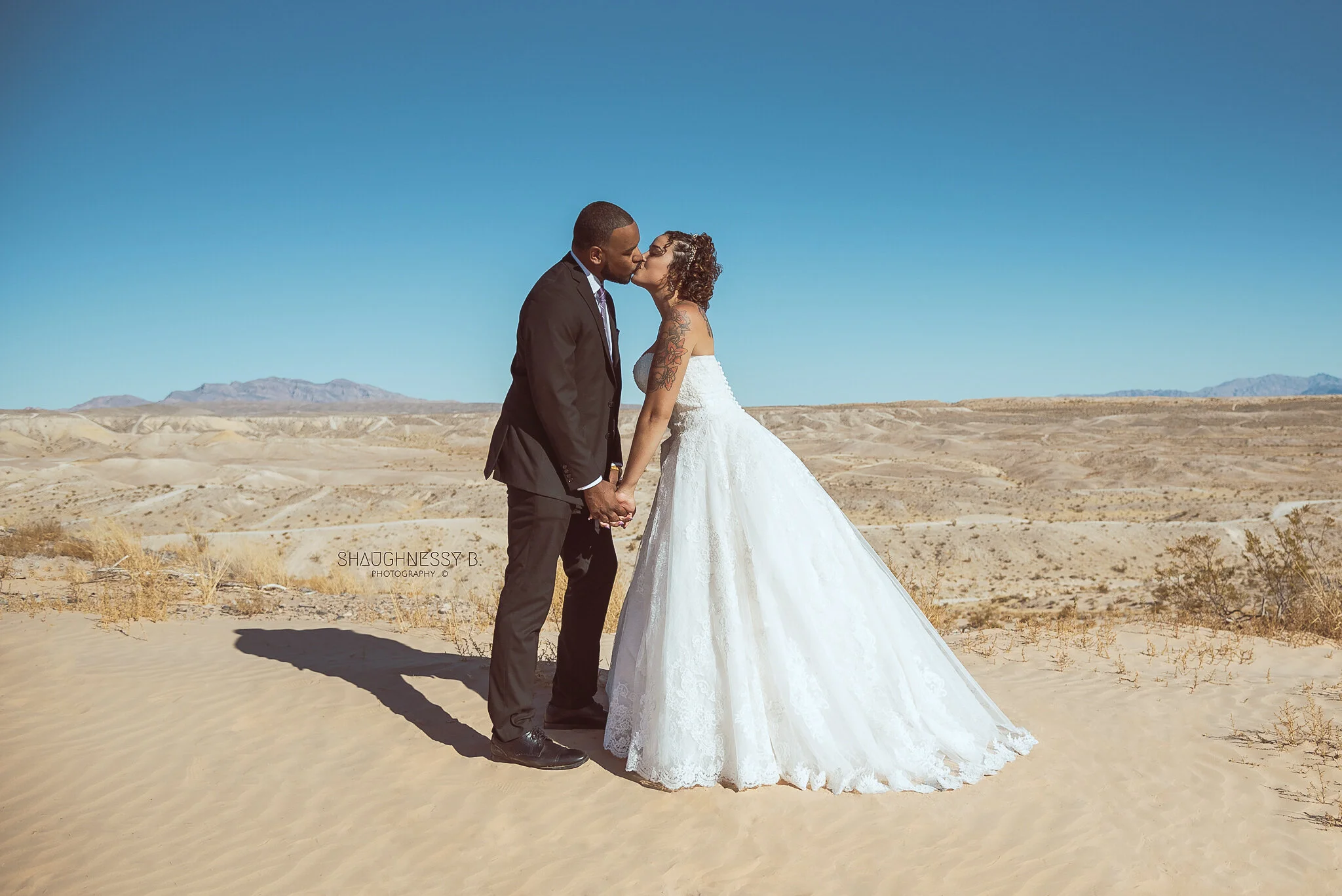 OaschaCross_WeddingPhotography_05_ww_ShaughnessyBPhotography.jpg
