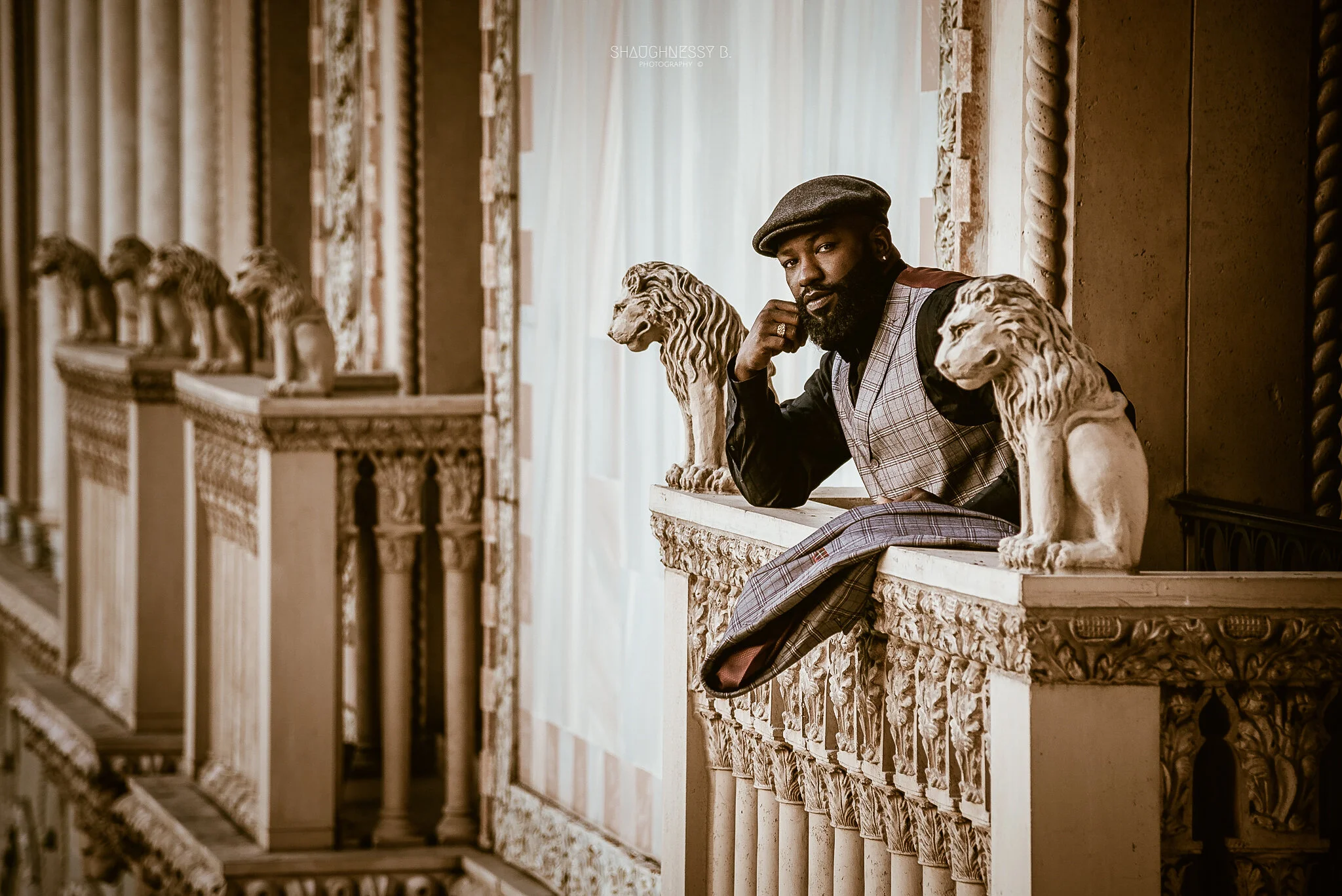 Joseph@Venetian_LionBalcony_01_ShaughnessyBPhotography.jpg