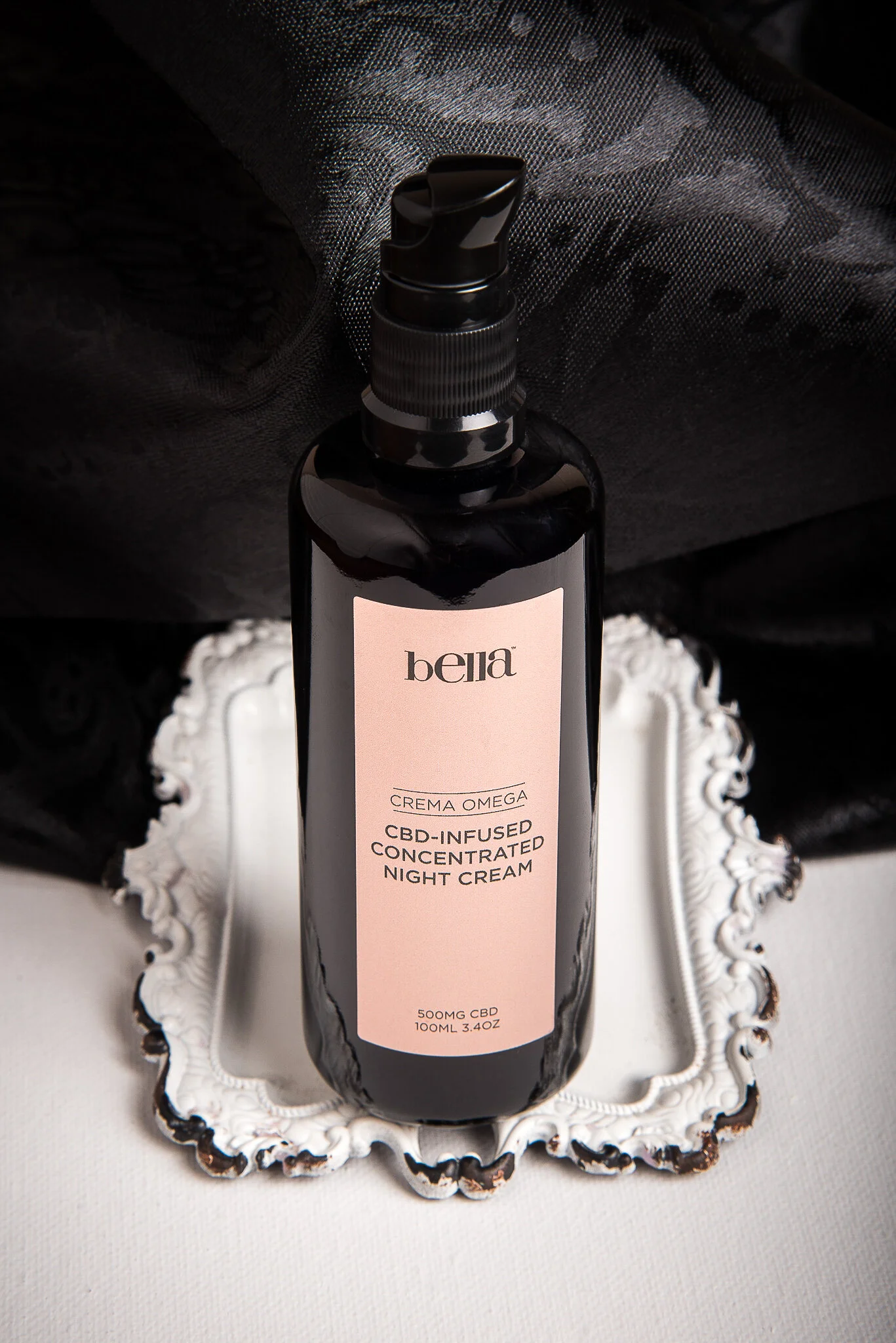 Bella_Concentrated_NightCream_Lifestyle-WebSized (1).jpg