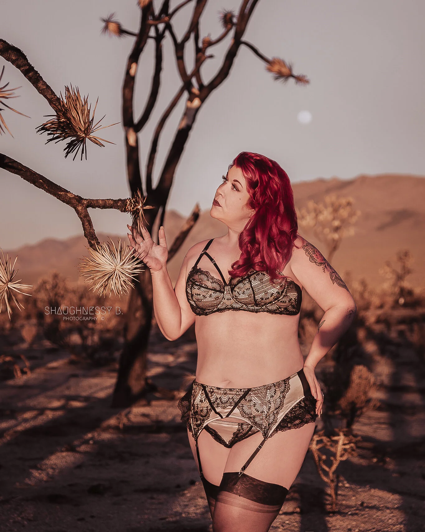 WEB-ww-EvonneDoloway_Burnt-Forest-Boudoir_ShaughnessyBPhotography-02 (2).jpg