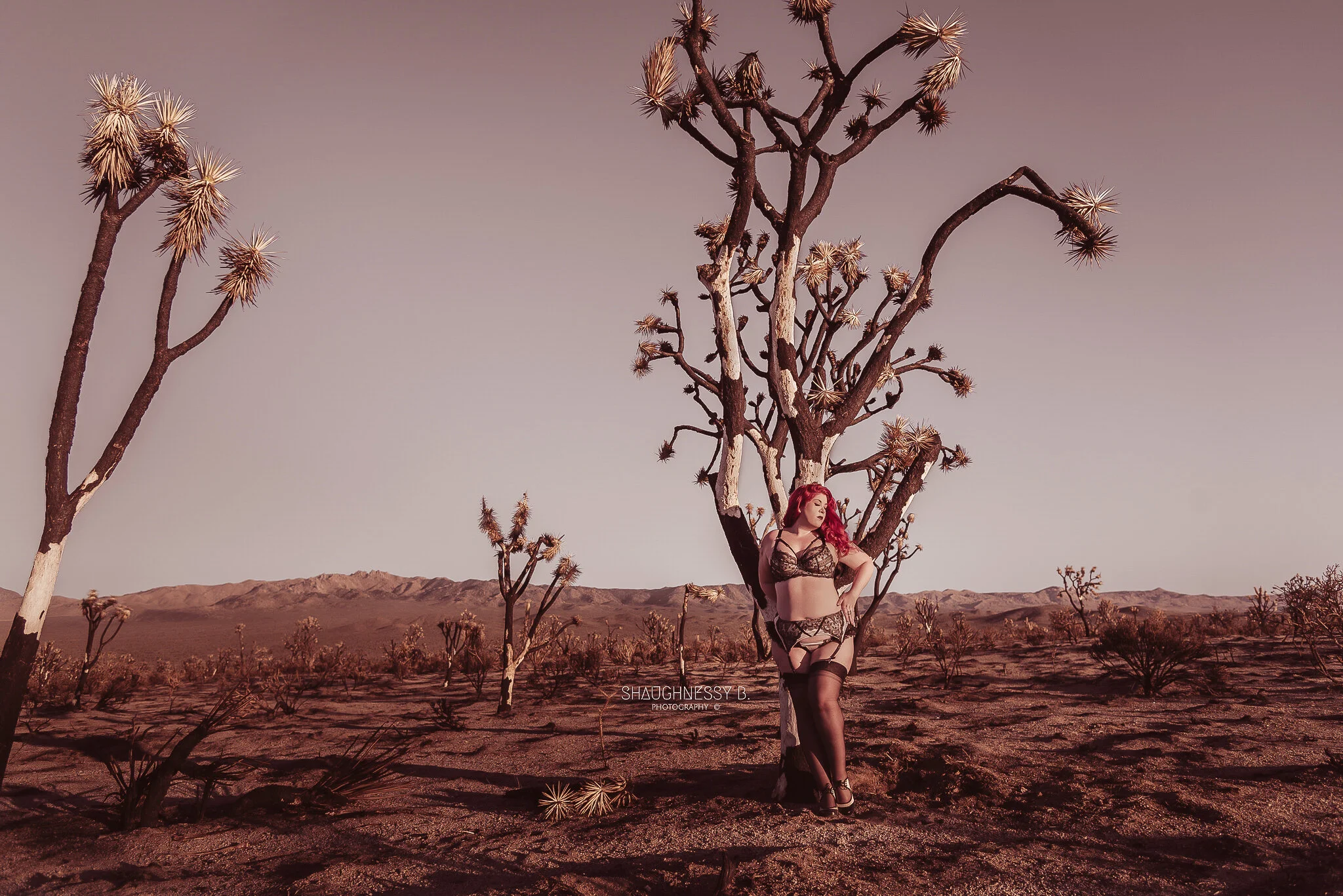 WEB-ww-EvonneDoloway_Burnt-Forest-Boudoir_ShaughnessyBPhotography-05 (3).jpg