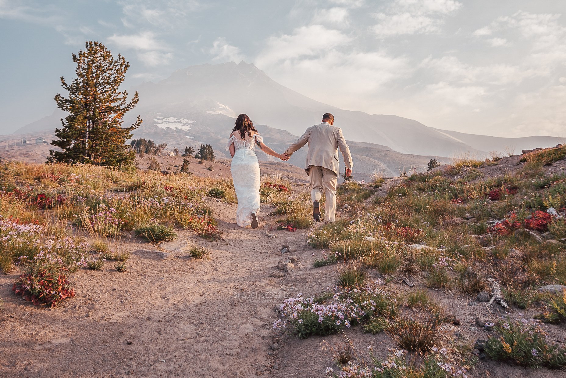 WEB-ww-Alyssa&Ian_TimberlineWedding_ShaughnessyBPhotography-06.jpg