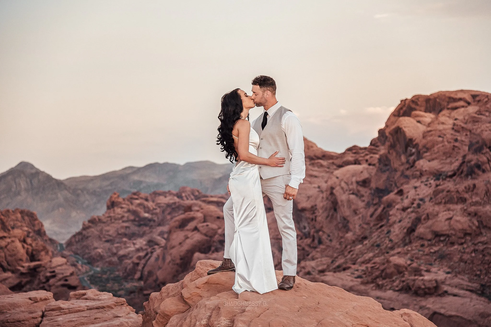 WEB-ww-Jeff&Shavon_DesertElopement_ShaughnessyBPhotography-05.jpg