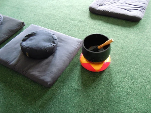 Bell and Cushion