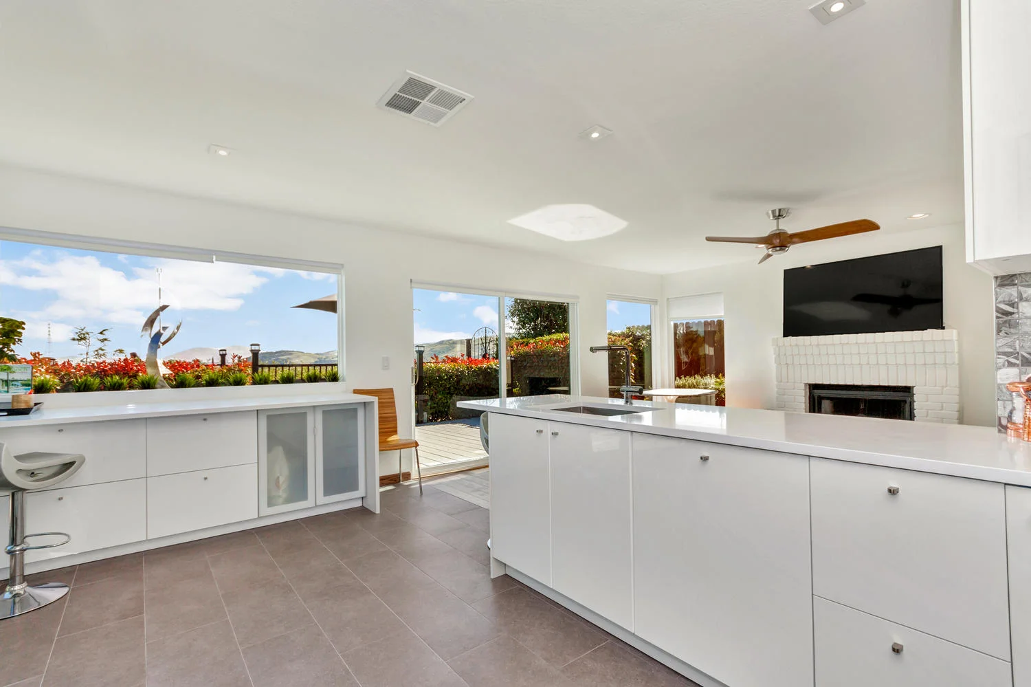222 Breezewalk Dr Vallejo CA-large-011-7-Kitchen 4a-1500x999-72dpi.jpg