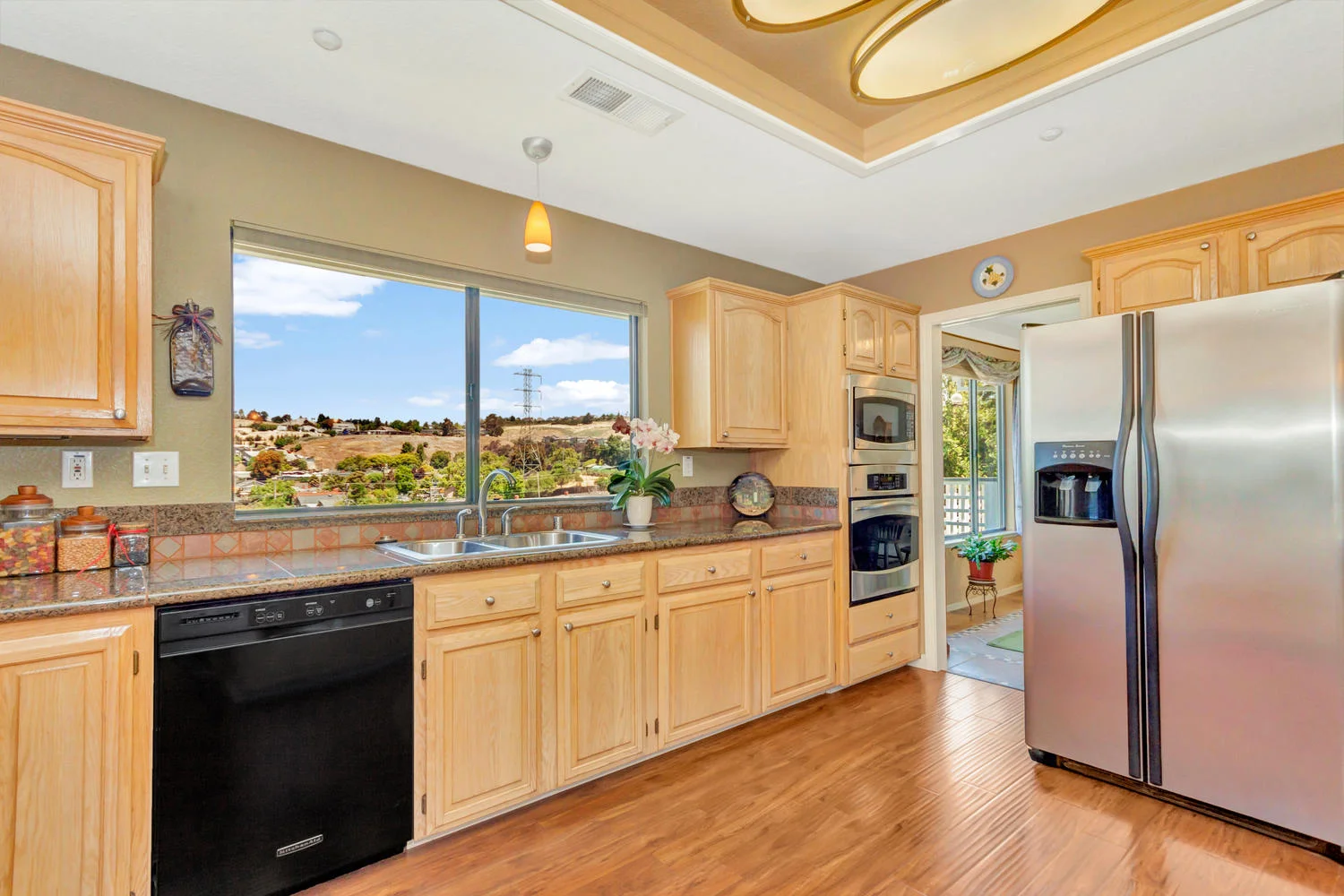 140 Live Oak Ct Vallejo CA-large-010-11-Kitchen 1a-1500x1000-72dpi.jpg