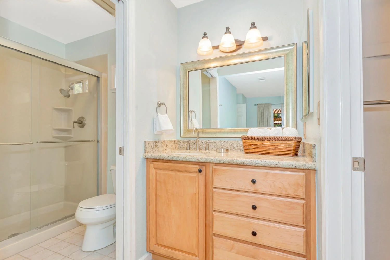 366 W Seaview Dr Benicia CA-large-019-29-Master Bath 1a-1500x1000-72dpi.jpg