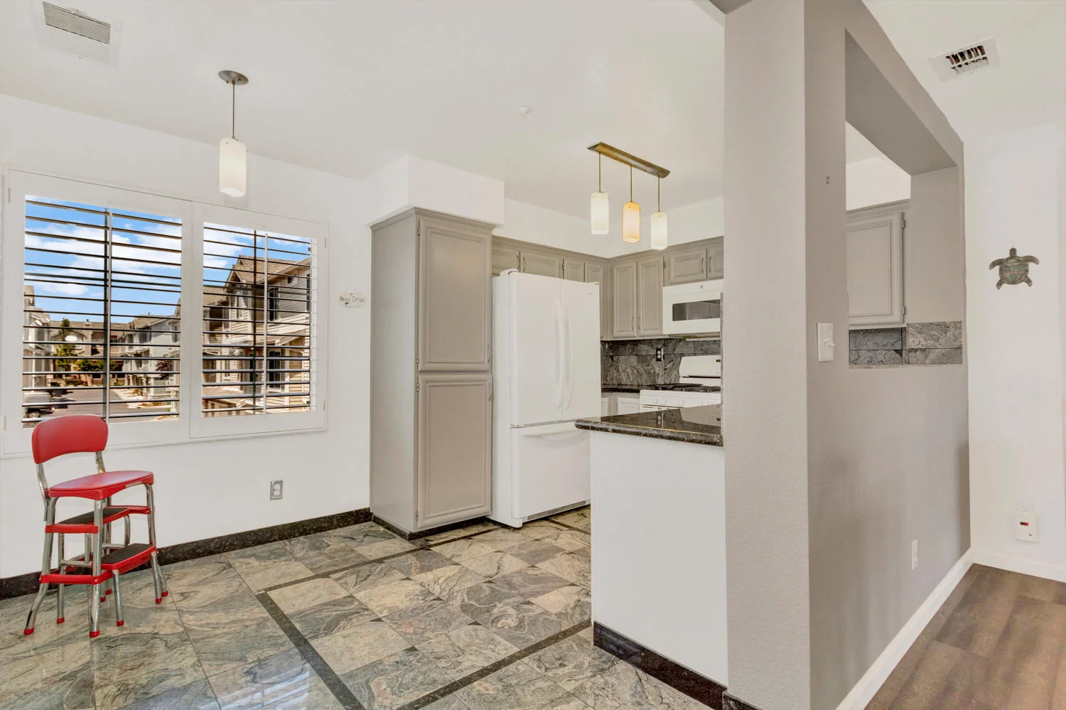 475 E 5th St Benicia CA 94510-large-017-30-East 5th 22-1500x1000-72dpi.jpg