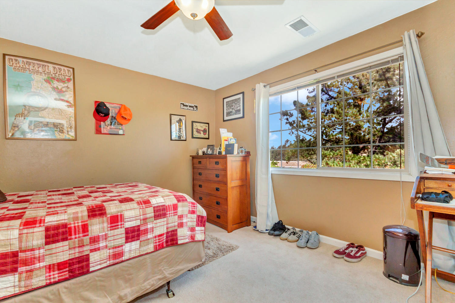 1302 W 13th St Benicia CA-large-022-20-Second Bedroom 1a-1500x1000-72dpi.jpg