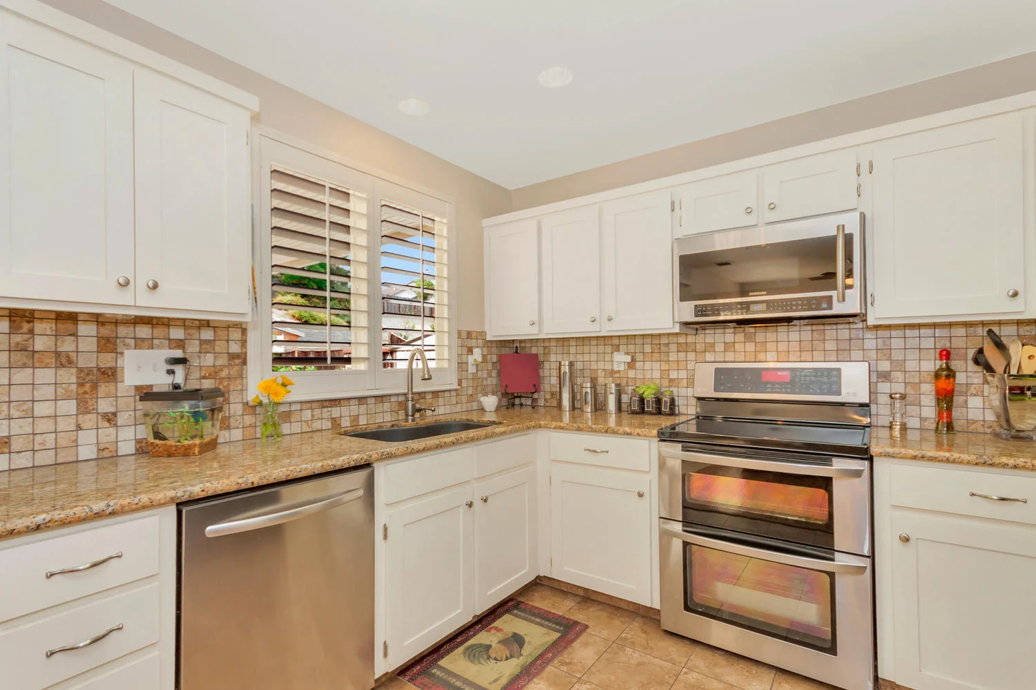 5036 Rockwall Way Antioch CA-large-009-60-Kitchen 1a-1500x999-72dpi.jpg
