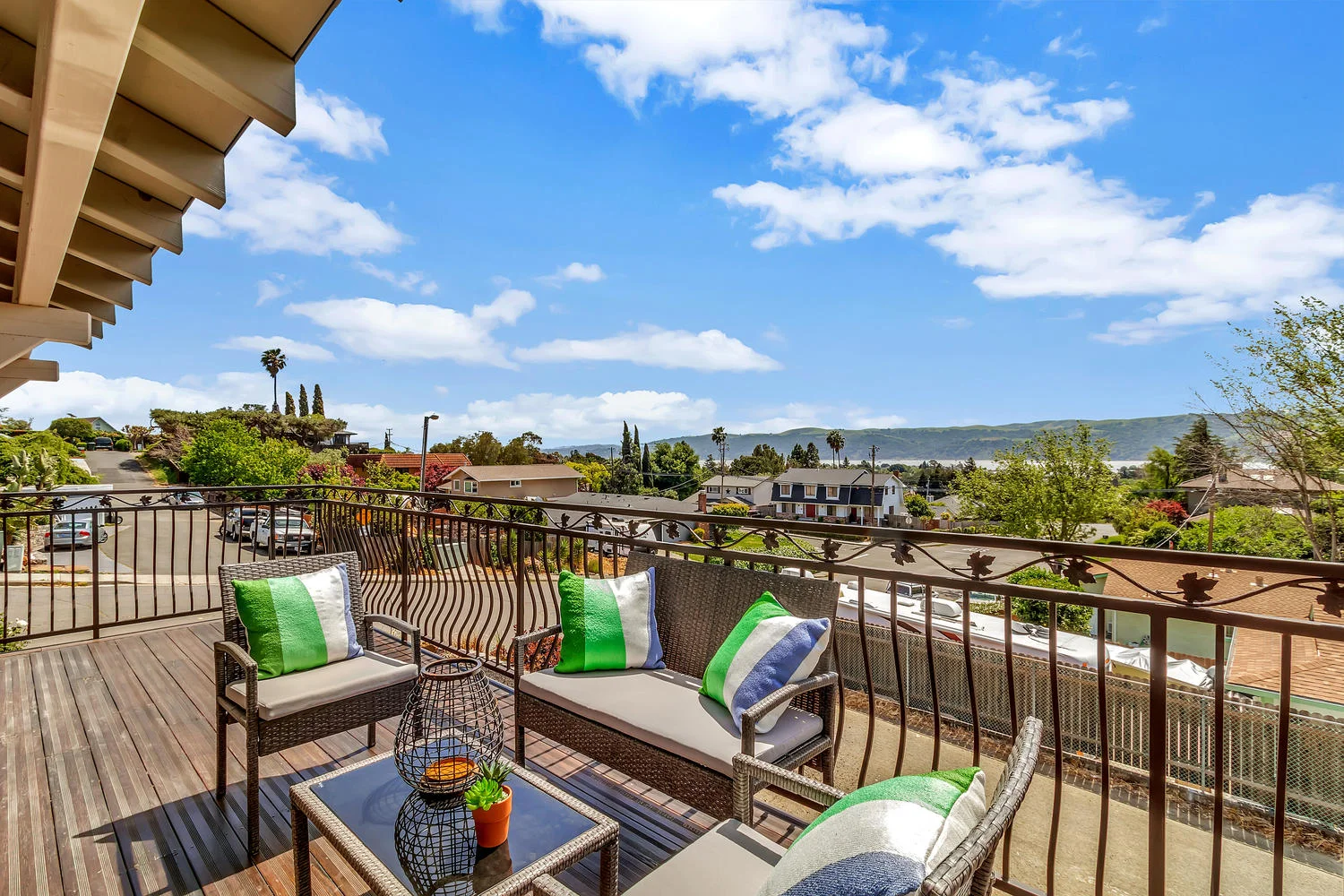 1351 W 3rd St Benicia CA 94510-large-037-18-1351 West 3rd 16-1500x1000-72dpi.jpg