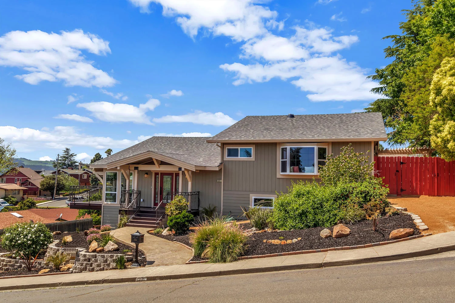 1351 W 3rd St Benicia CA 94510-large-089-22-1351 West 3rd 11-1500x1000-72dpi.jpg