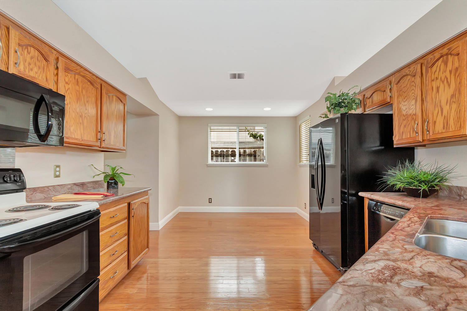 742 Barton Way Benicia CA-large-008-15-Kitchen 4a-1500x999-72dpi.jpg