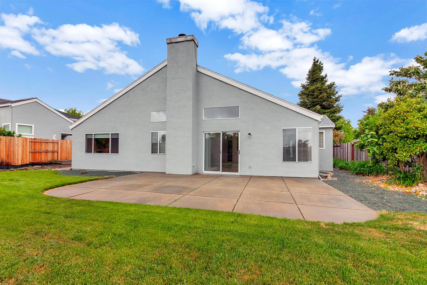 742 Barton Way Benicia CA-large-028-7-Back 4a-1500x1000-72dpi.jpg