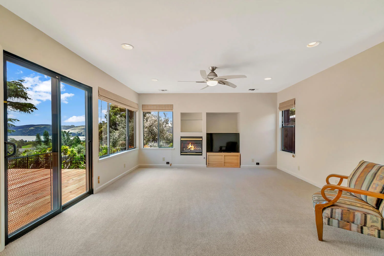 216 Chadwick Way Benicia CA-large-005-19-216 Chadwick Way 18-1500x1000-72dpi.jpg
