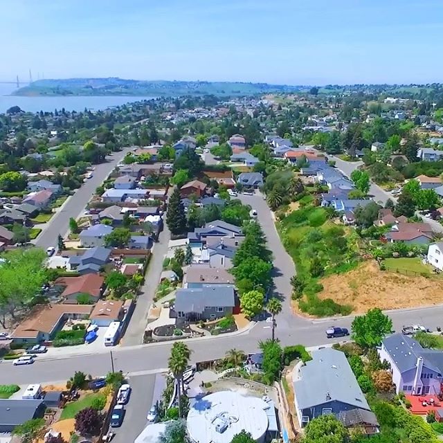 This Extraordinary Downtown West Side Benicia Home is finally on the market after a full remodel.
1351-w-3rd.com 🏡 expertise with heart
#birnbaumrealty 🌱