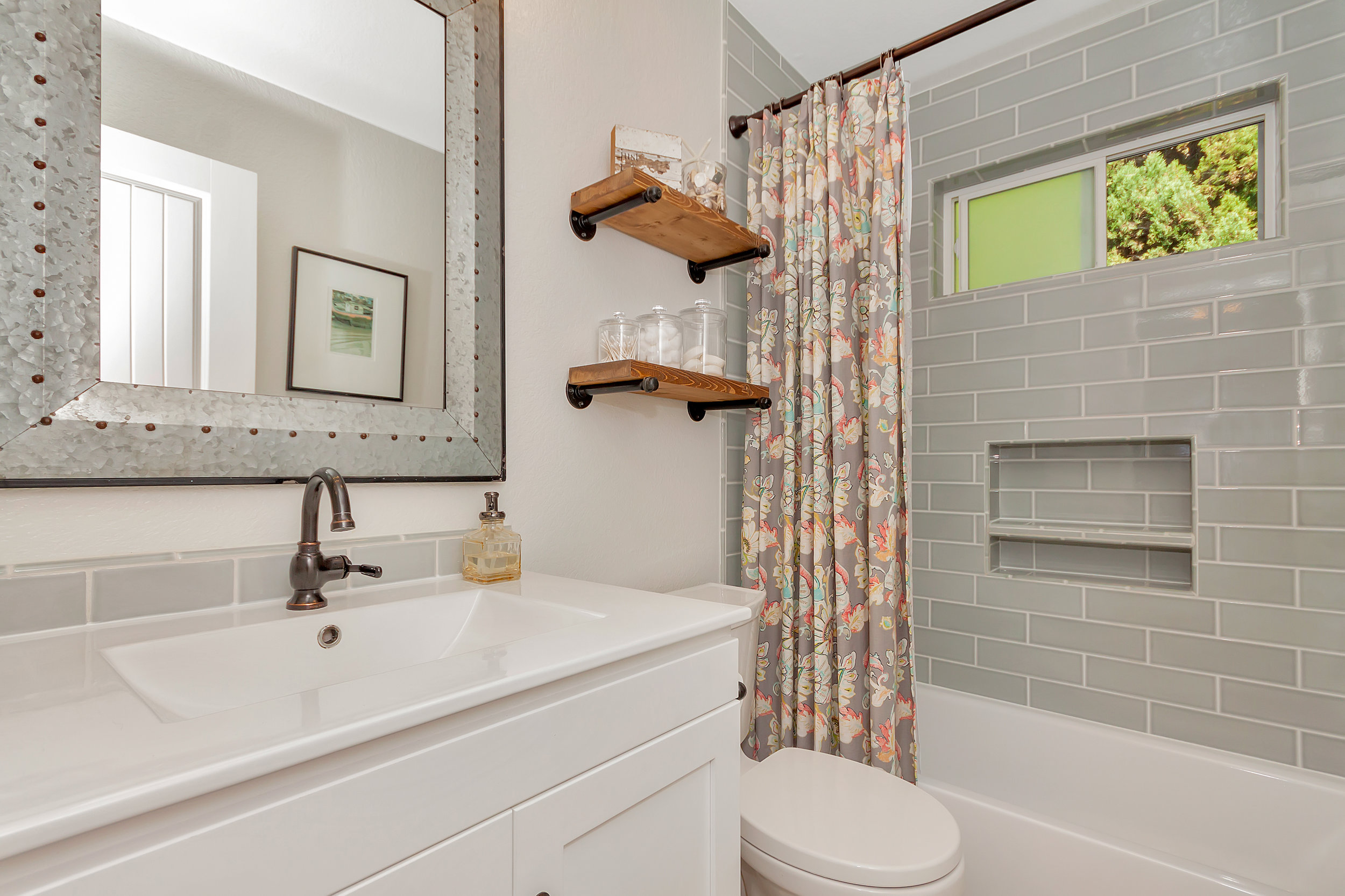 388 W Seaview Dr Benicia CA-print-025-002-Bathroom 1-4200x2800-300dpi.jpg