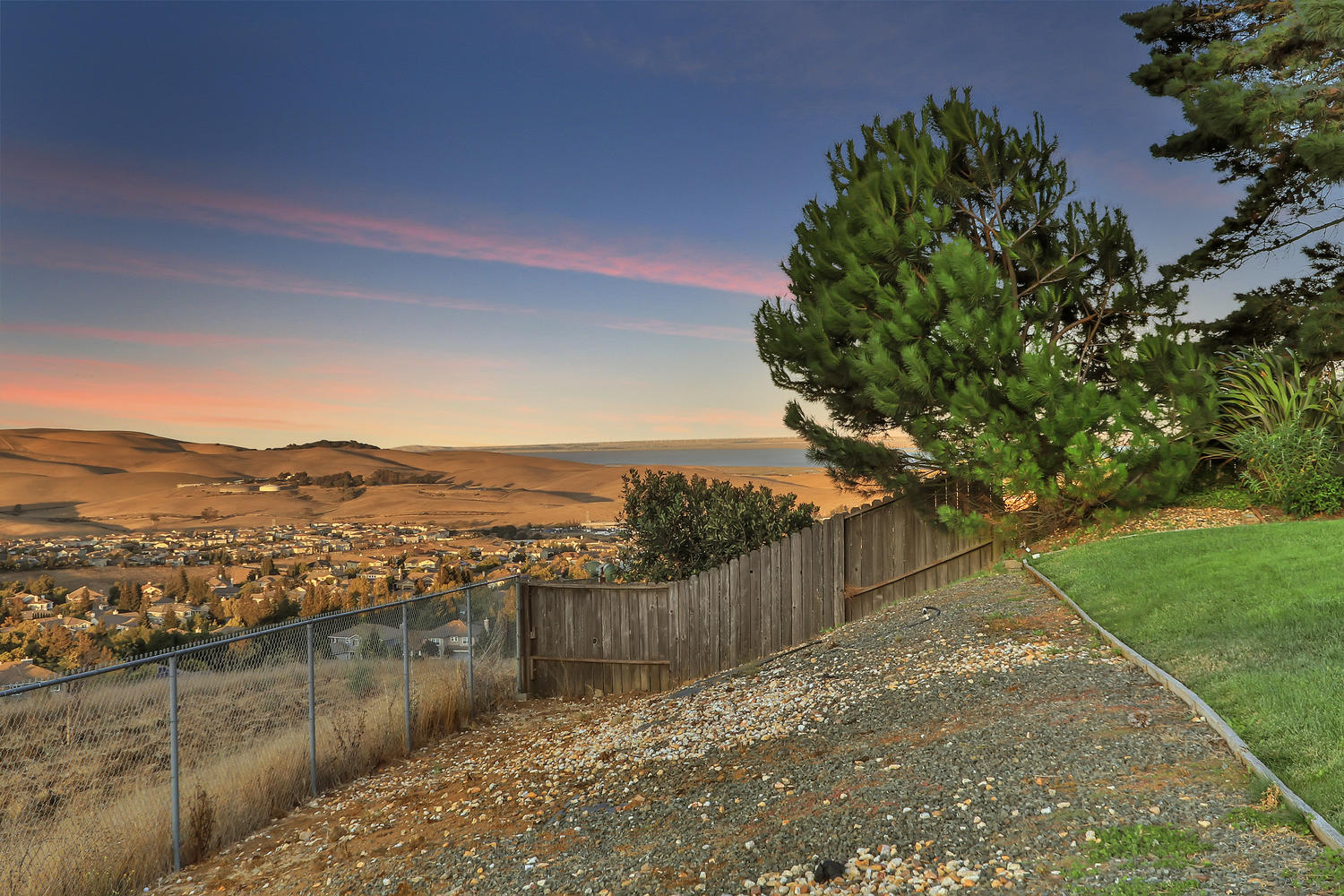 129 Tustin Ct Benicia CA 94510-large-059-092-Tustin Night v2 3-1500x1000-72dpi.jpg