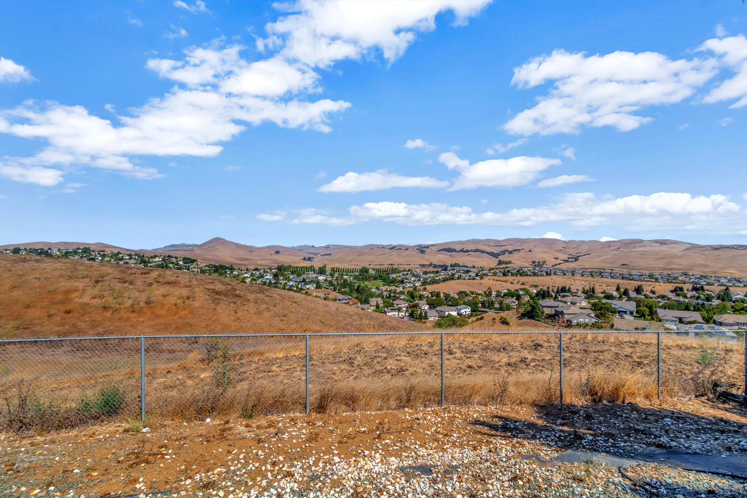 129 Tustin Ct Benicia CA 94510-large-075-058-Tustin Ct 39-1500x1000-72dpi.jpg