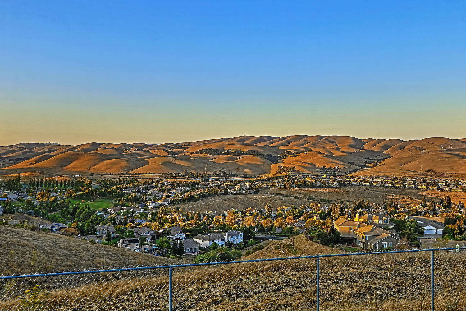 129 Tustin Ct Benicia CA 94510-large-086-094-Tustin Night v2 2-1500x1000-72dpi.jpg