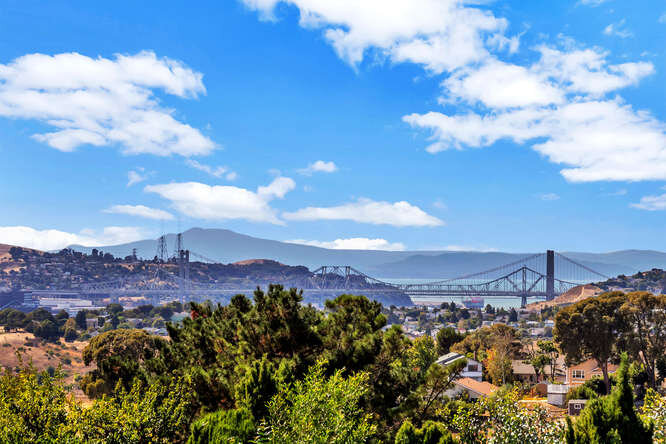 439 Mills Dr Benicia CA 94510-small-039-035-439 Mills Dr 34-666x444-72dpi.jpg