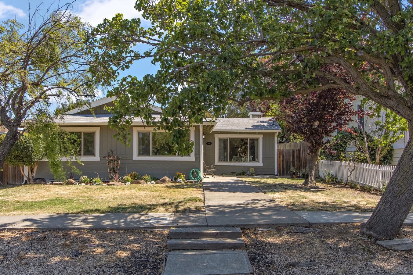 459+E+K+St+Benicia+CA+94510-large-001-026-East+K+31-1500x1000-72dpi.jpg