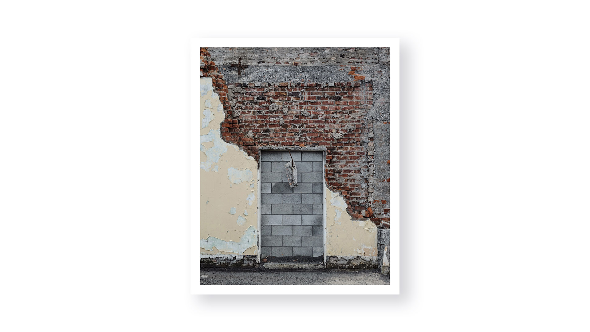  A photo series portraying the grunge and texture of various walls in New Zealand. A study in texture and balance 
