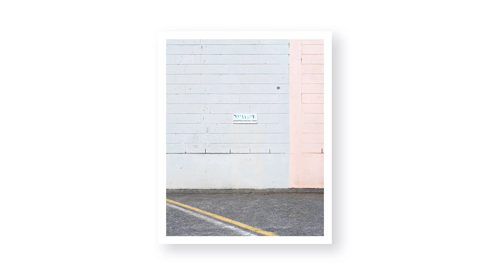  A photo series portraying the grunge and texture of various walls in New Zealand. A study in texture and balance 