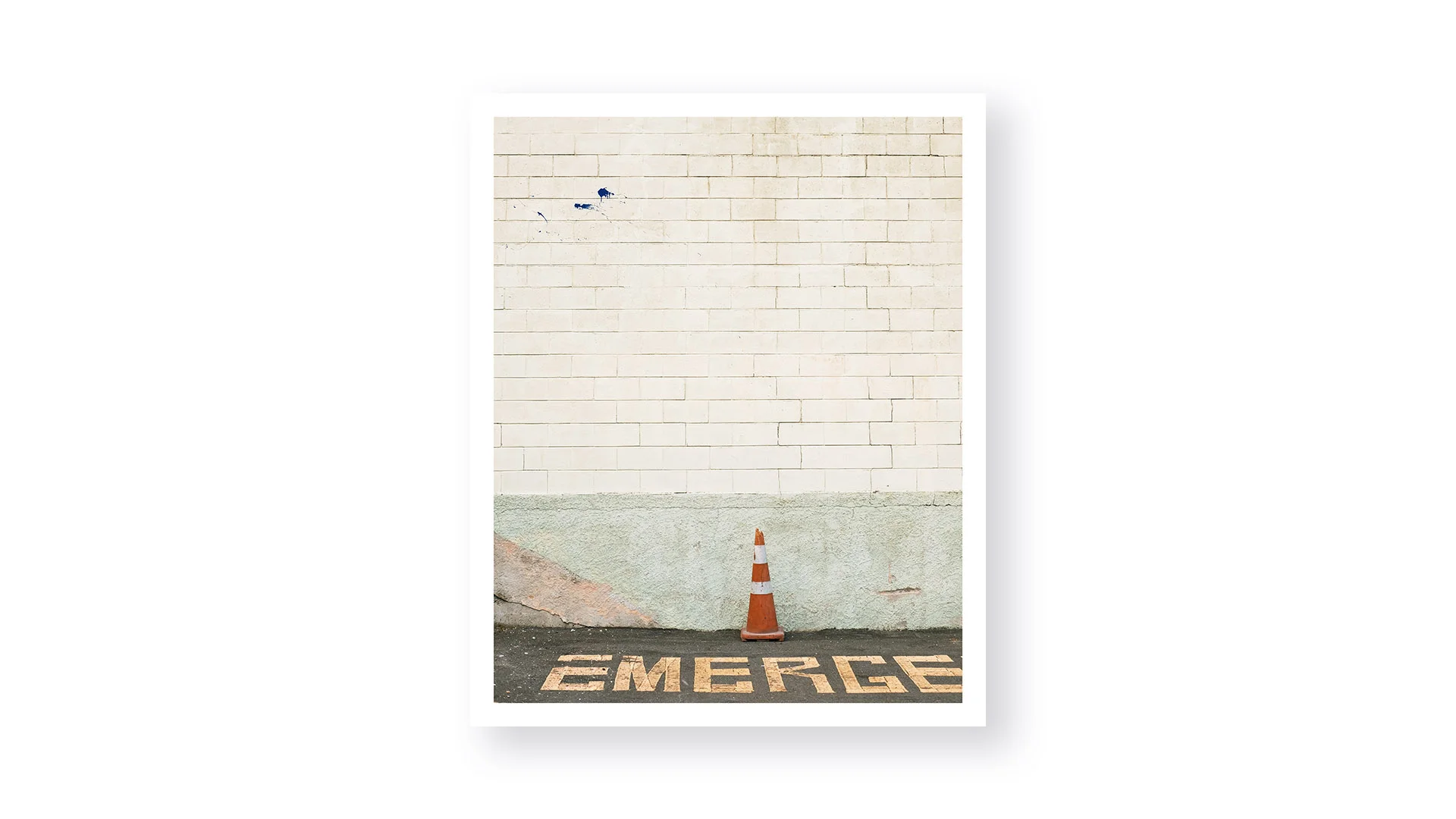  A photo series portraying the grunge and texture of various walls in New Zealand. A study in texture and balance 