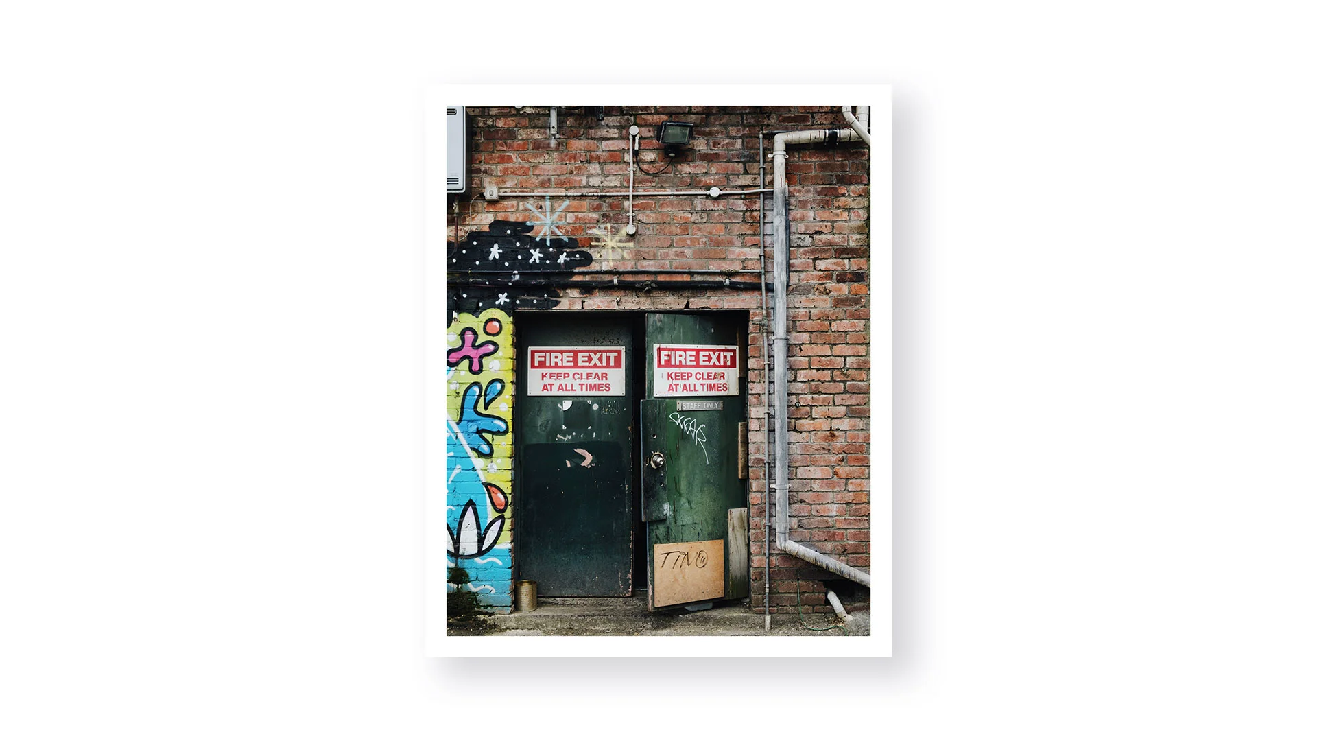  A photo series portraying the grunge and texture of various walls in New Zealand. A study in texture and balance 