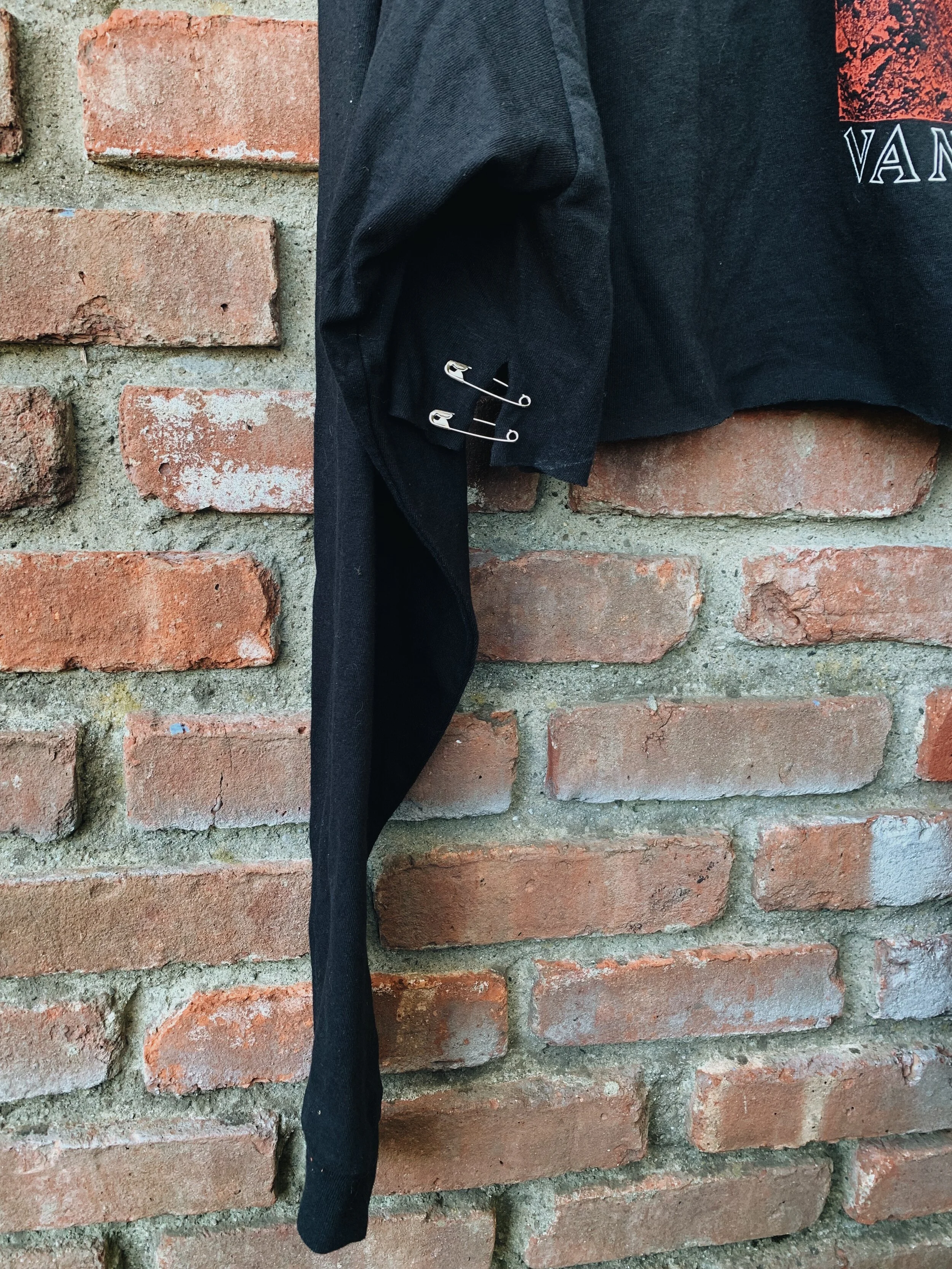 E51EC898-EBEC-4A00-B8D4-50F4041DEDCB