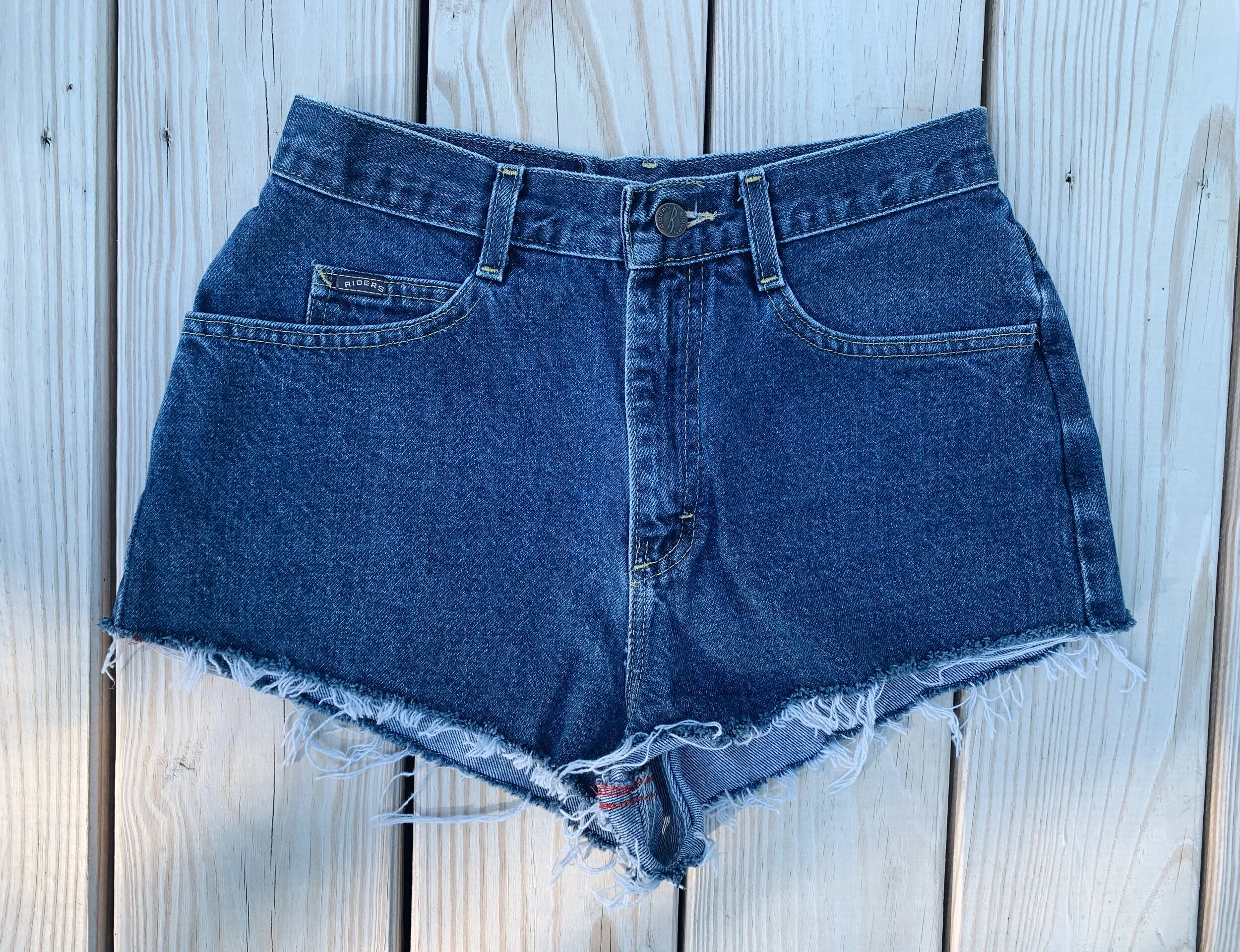 4D8C39E2-6492-4579-A1FD-FA7A0C82F6E5