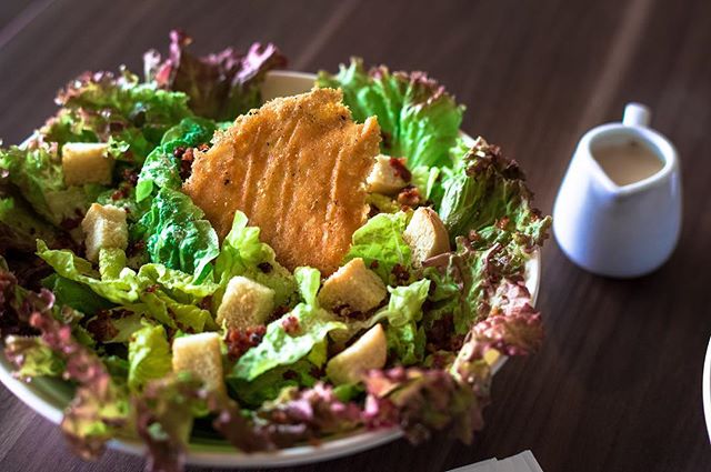 A hearty bowl of Caesar Salad keeps those bad cholesterol at bay 🍴😋 .
.
#TheHappyChef #Ciao #CaesarSalad #SaladBowls #food #foodie #foodphotography #yum #instayum #instafood #restaurant #restaurantsinortigas #wheninortigas #ortigasfinds