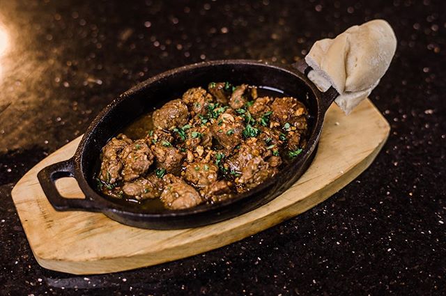 Beef tenderloin tips drizzled with lots of garlic, Salpicao is one appetizer you wouldn&rsquo;t want to miss! 🤤🤤
.
.
.
.
#TheHappyChef #Ciao #HeartyAppetizers #filipino #foodie #yum #instafood #instayum #foodphotography #restaurant #restaurantsinor